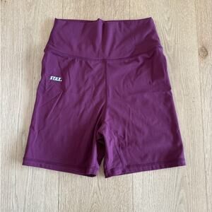 Stax - High Waist Bike Shorts in Burgundy